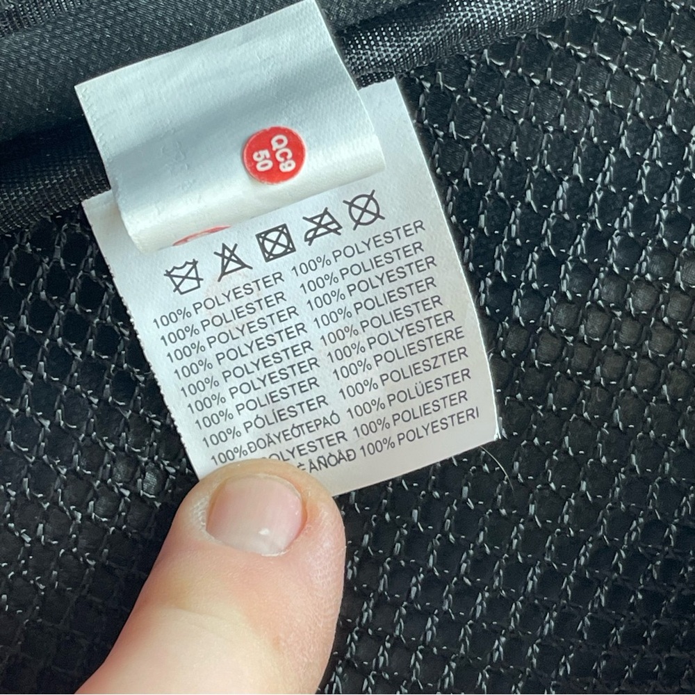 DAKINE 2 Wheel Carry On Roller Suitcase 42L - Picture 14 of 16